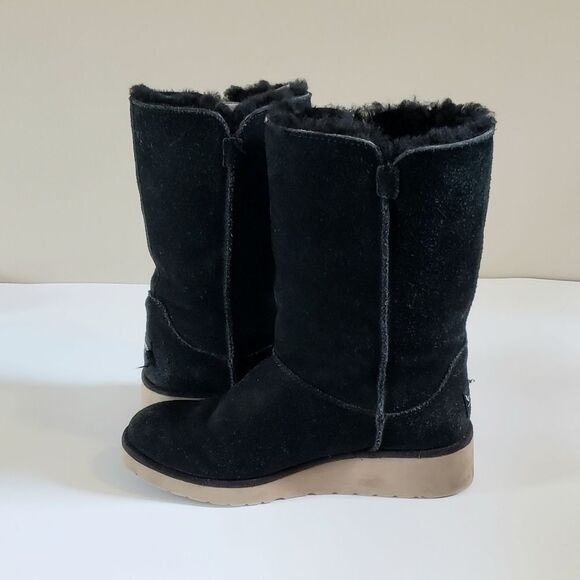 Koolaburra by Ugg Women's Short Black Suede Boot Size 6 - Picture 5 of 9